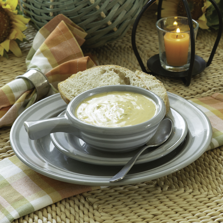 modern farmhouse decor and accessories